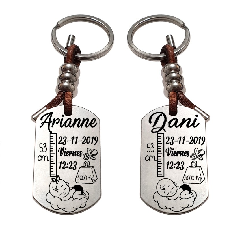 Llavero natalicio doble cara, niño y niña, modelo ADVENTURE, rellena los campos con los datos.