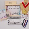 KIT Regalo PROFES con bolígrafo, medalla, diploma y pin | Dcorazon