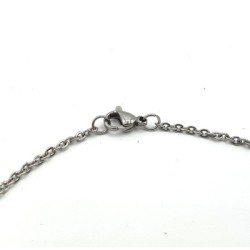 Collar de acero inoxidable, modelo AMORE, elegante con una cadena fina.
