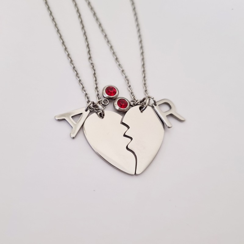 Collar de acero inoxidable, modelo AMORE, elegante con una cadena fina.