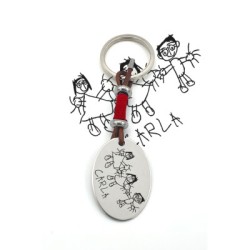 Llavero modelo KUKO, dibujo infantil, con toque de color, cuero y cordón, acero inoxidable.