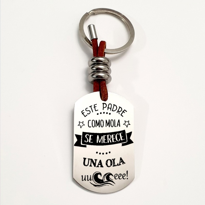Llavero ADVENTURE, con frase (Ese padre como mola, se merece una ola).
