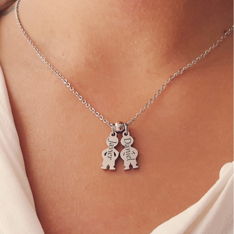 Collar con muñecos y nombres personalizados | D.Corazón