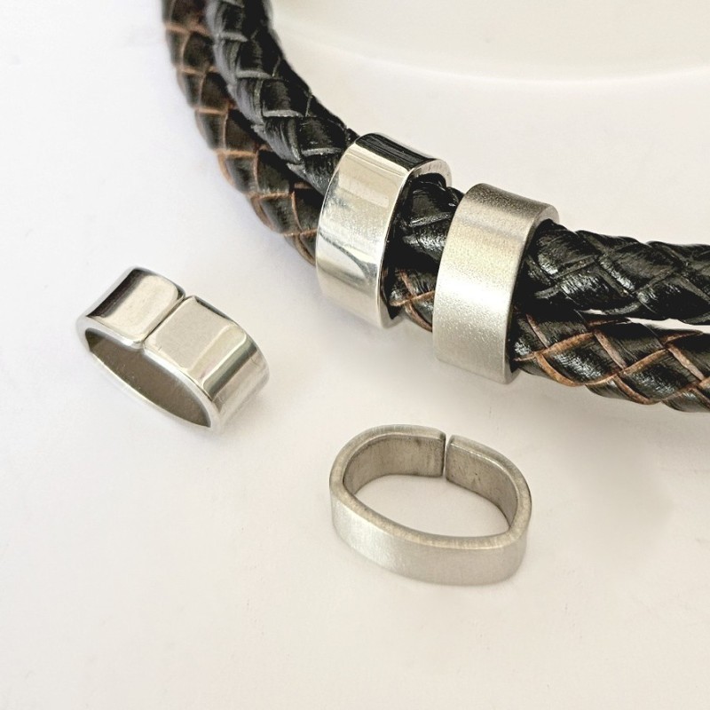 Entrepiezas personalizadas con el nombre MODELO TITI | Dcorazón