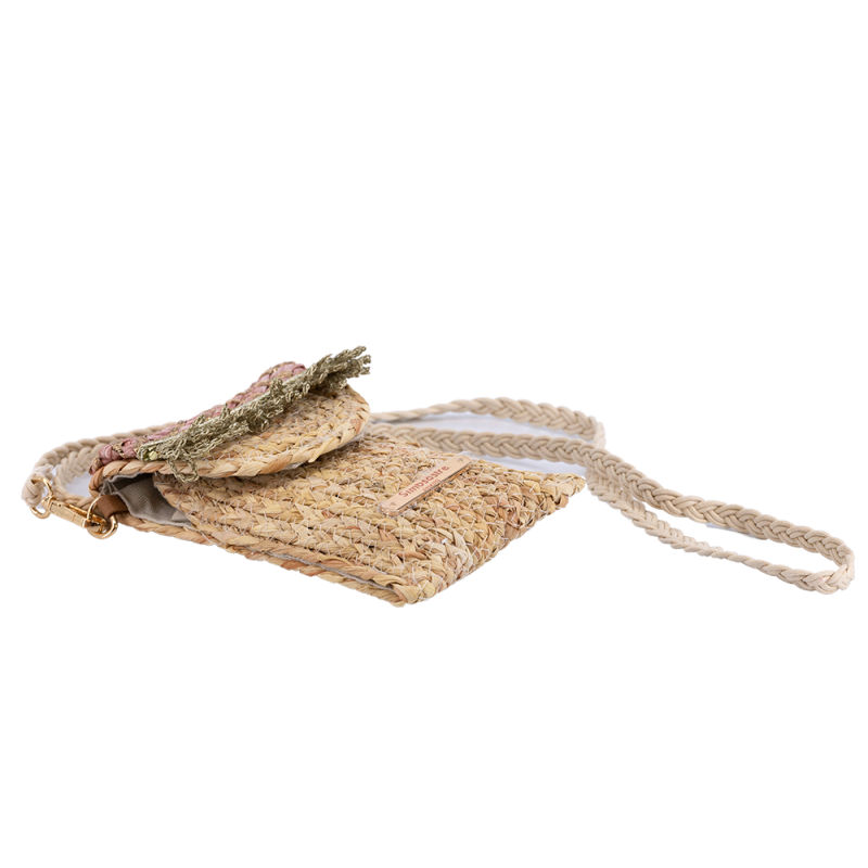 Bolso móvil trenzado Simó Sastre, modelo Melanie, colección yute 2025.